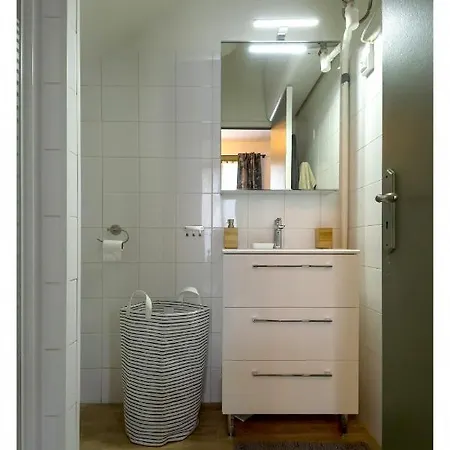 Apartment Quartier Liberation: Jolie 2pieces Sur Cours/wifi